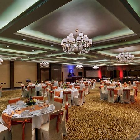 Royalton Hyderabad Abids Hotell Exteriör bild