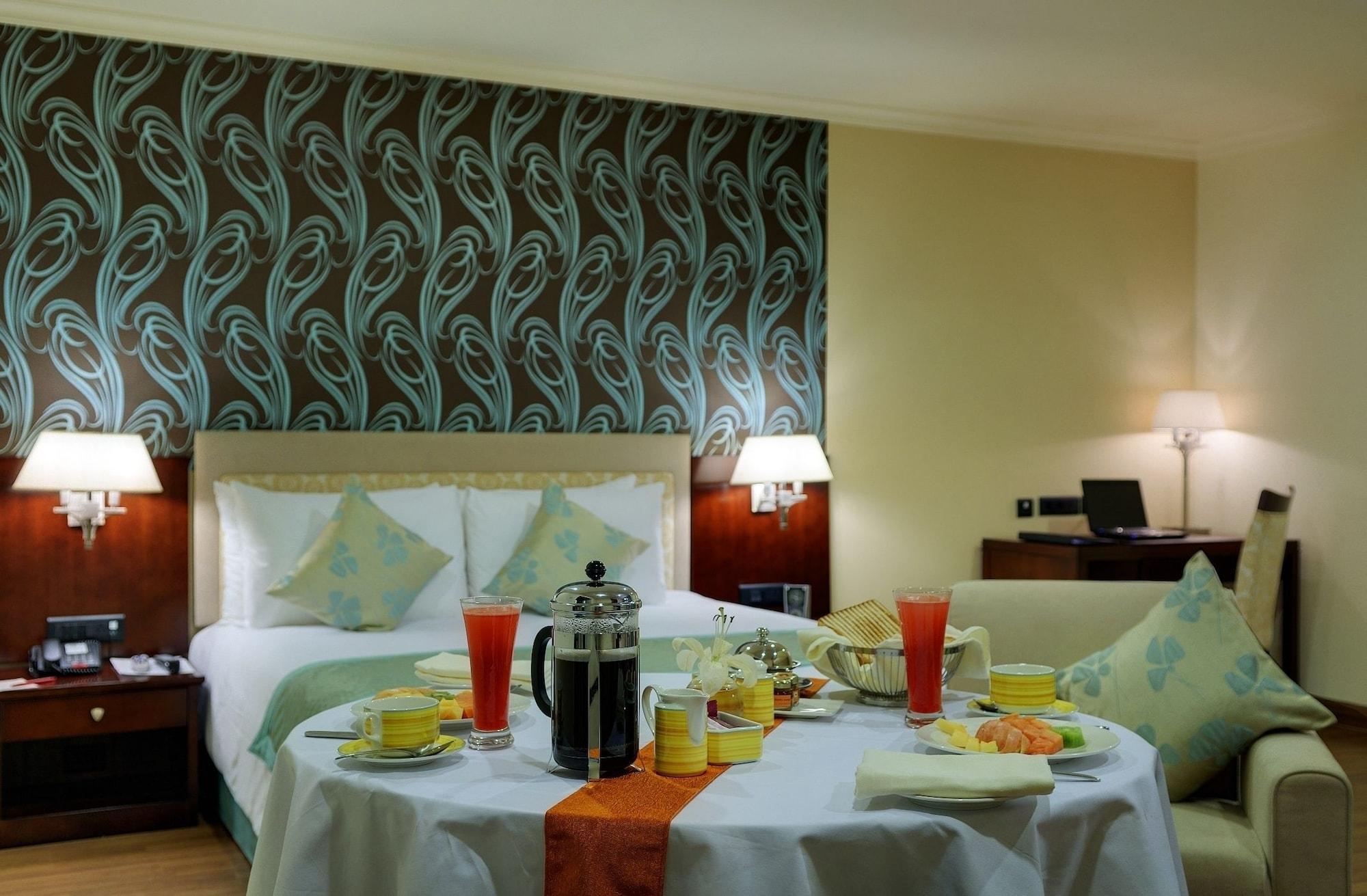 Royalton Hyderabad Abids Hotell Exteriör bild