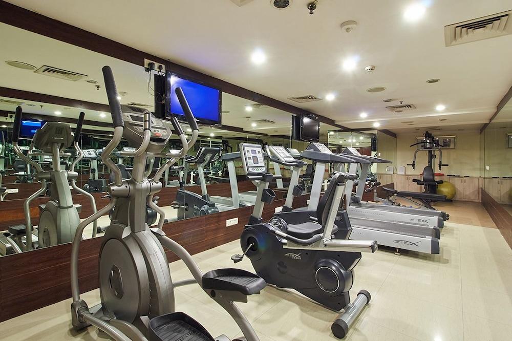 Royalton Hyderabad Abids Hotell Exteriör bild