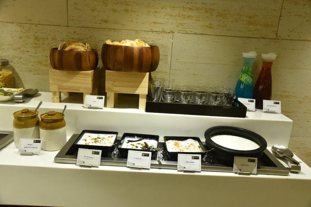 Royalton Hyderabad Abids Hotell Exteriör bild