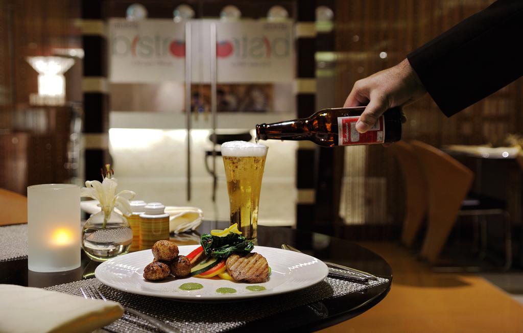 Royalton Hyderabad Abids Hotell Exteriör bild