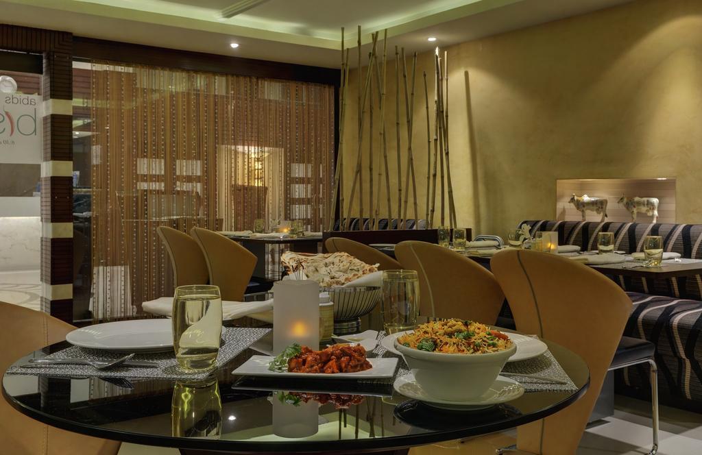 Royalton Hyderabad Abids Hotell Exteriör bild