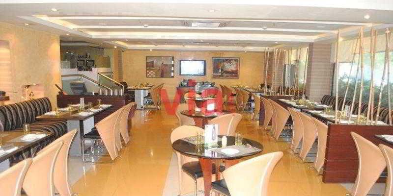 Royalton Hyderabad Abids Hotell Exteriör bild