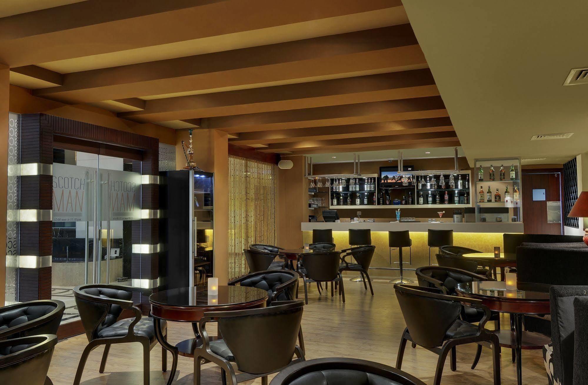 Royalton Hyderabad Abids Hotell Exteriör bild