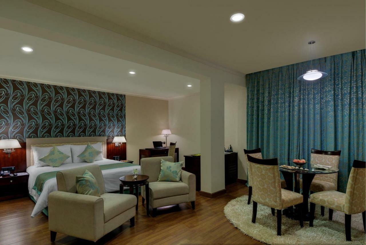 Royalton Hyderabad Abids Hotell Exteriör bild